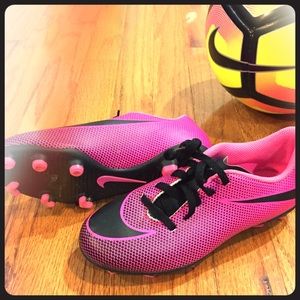 Nike Kids’ Bravata II FG Soccer Cleats